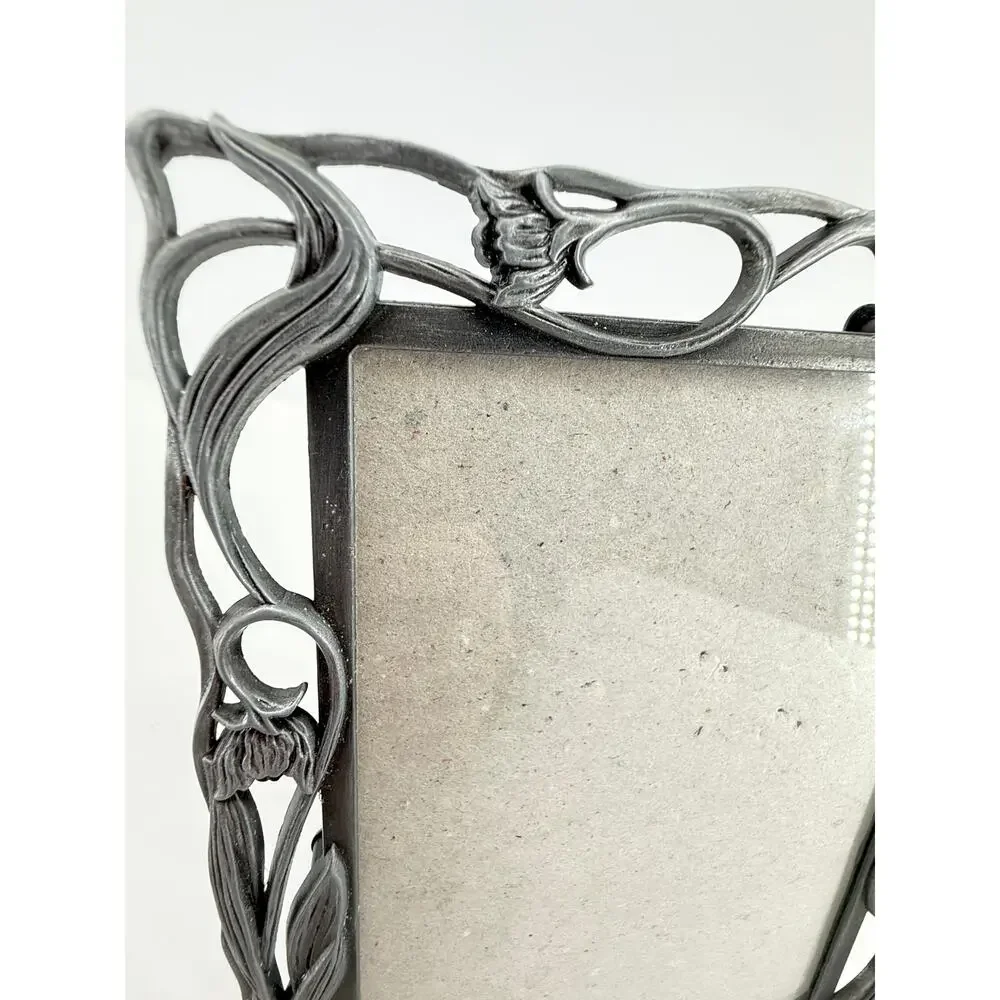 Vintage Pewter Picture Frame Art Nouveau Floral Vine Scroll Tabletop 4x6